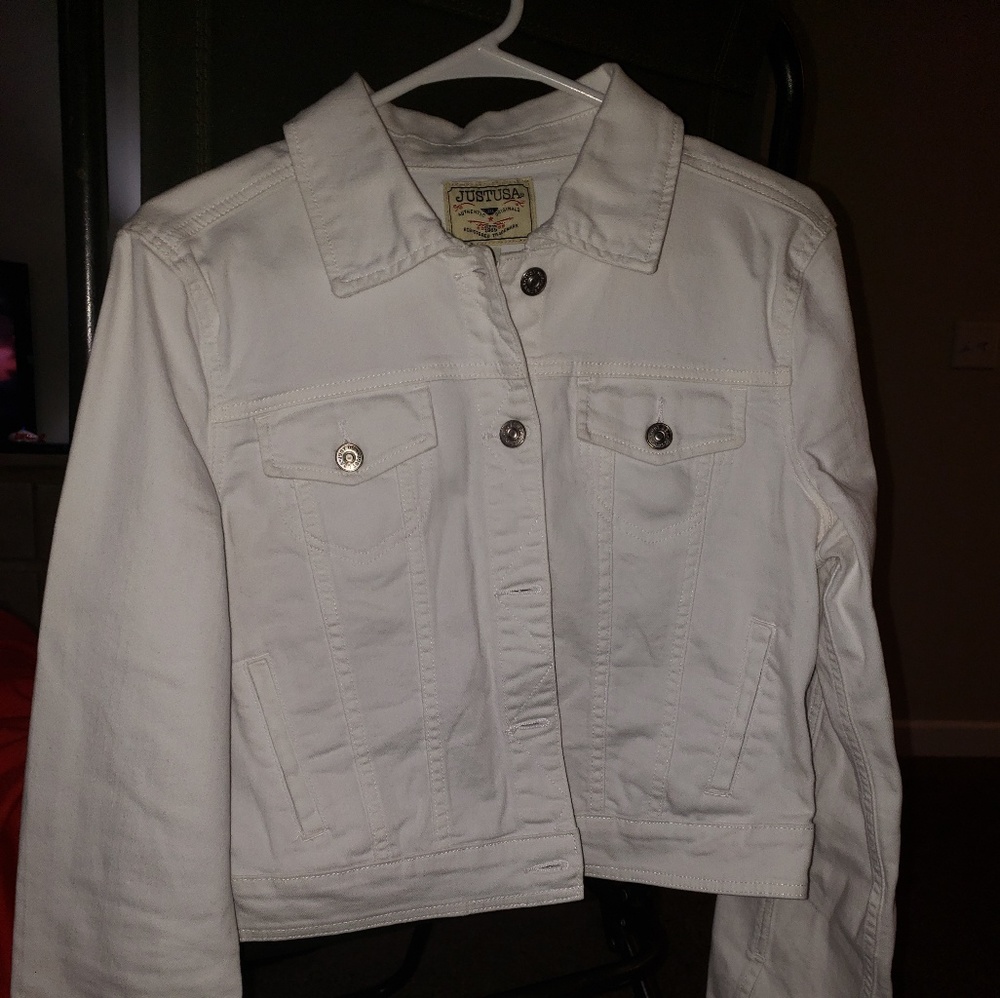 Cropped denim jacket